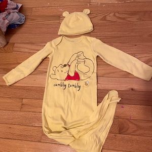 Winnie the Pooh Disney baby gown 0-6m